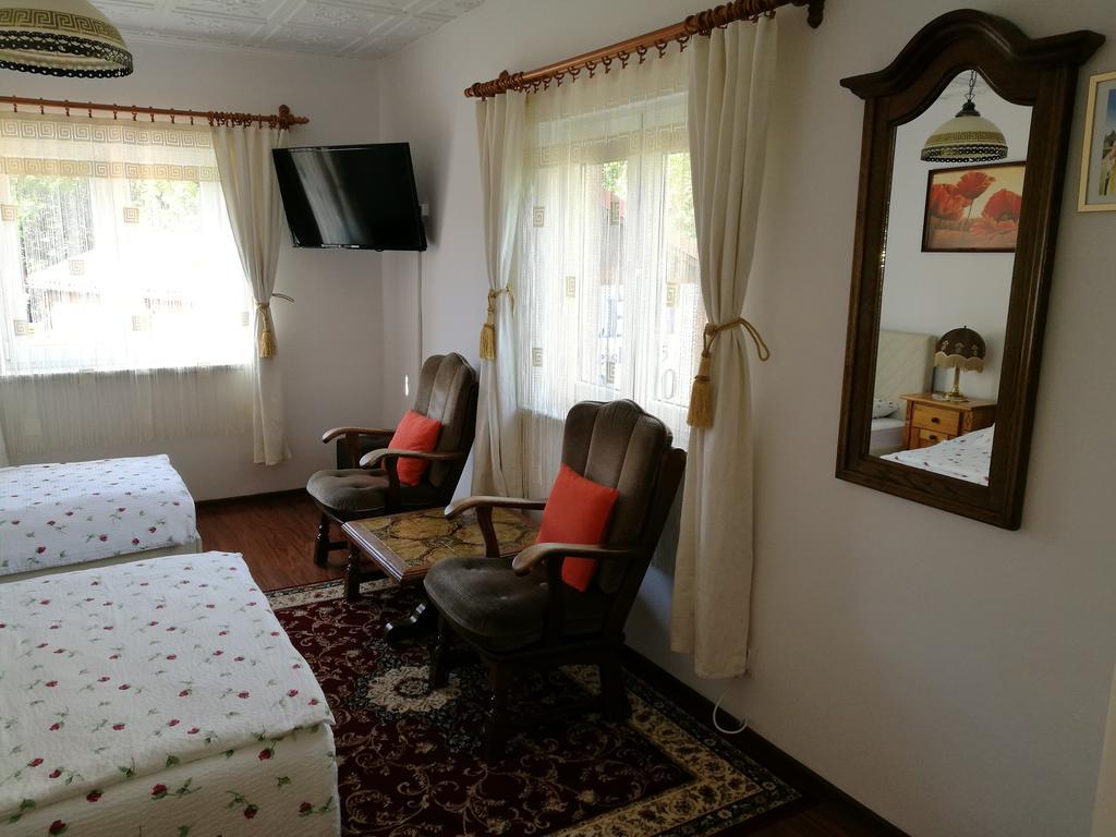 Gosciniec Grek Zorba - Pokoje I Domki 4 Osobowe - 16Km Od Zator Energylandia Инвалд Экстерьер фото